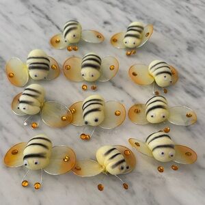 Cute Bumblebee & Honeybees. Ideal for art and crafts projects.